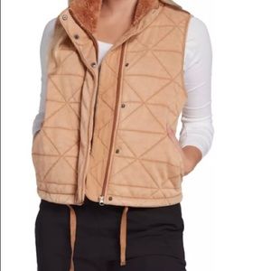 CALIA by Carrie Underwood Cropped Vest, size Sm